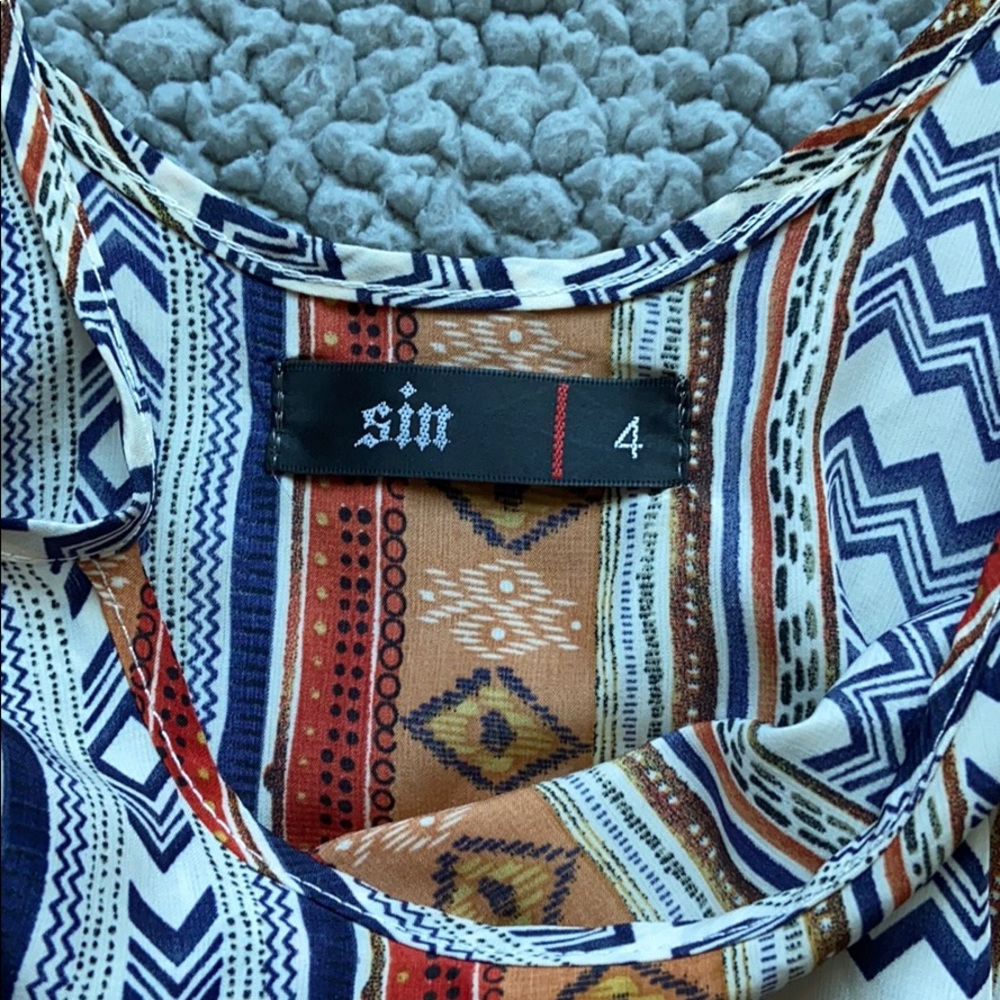 •Aztec Print Crop Top• - Picture 3 of 3